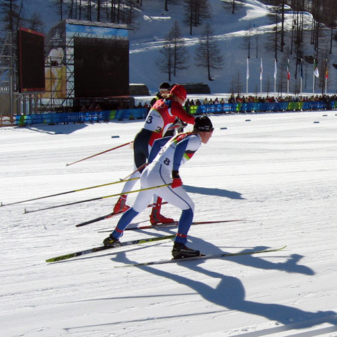 Kristina Smigun (in white and blue) on the way to gold at the 2006 Olympics. That medal may now be stripped, according to Norway's TV2.