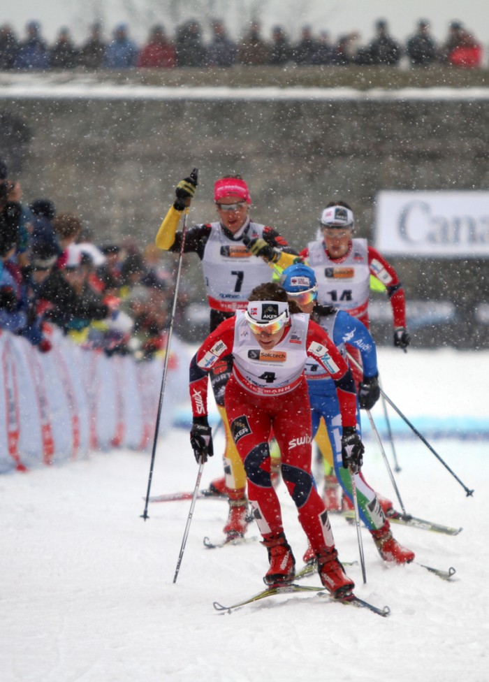 Maiken Caspersen Falla (NOR) takes over.