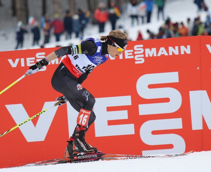 American Liz Stephen skating to 20th place in the women's 15 k skiathlon on Saturday at World Championships.