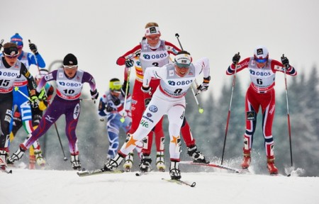 The leaders early in the 30 k. Stephen is in black all the way to the left. Photo: Fischer/Nordic Focus.
