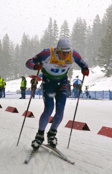 Mike Sinnott (SVSEF) starting out Thursday's 2013 SuperTour Finals freestyle prologue at Auburn Ski Club in Soda Springs, Calif. He tied Mark Iverson (APU) for third. (Photo: Mark Nadell/MacBeth Graphics) 