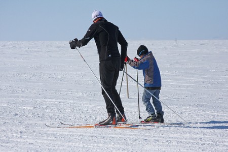 Sam Dougherty and a student checking out the ice in Kotzebue. Photo: Carol Richards, NANANordic.