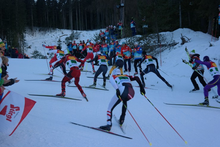 It was a crowded and fast at the front of the pack in the men's Nordic Combined 2 x 7.5 k in Ramsau am Dachstein, Austria. credit Tim Hug