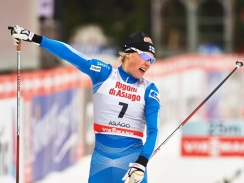 Anne Kyllönen (FIN) crosses the line in second. Photo: Fischer/Nordic Focus