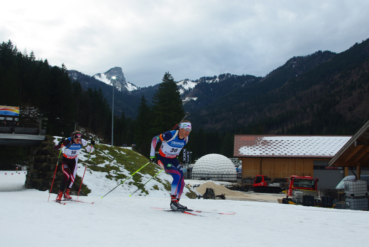 Lowell Bailey (USA) skiing with Dominik Landertinger (AUT) in his first race since mid-December.