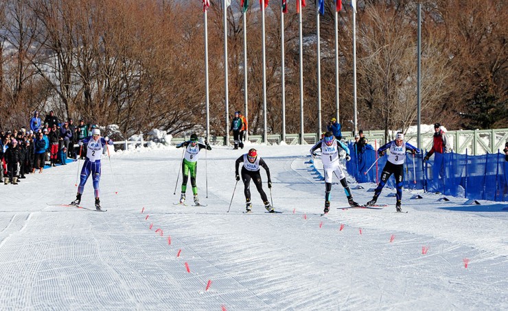The women's A-final heads down the last hundred meters to the finish. (Photo: Tom Kelly/USSA)