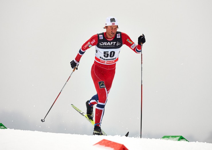 Northug striding to victory in Val di Fiemme. Photo: Fischer / Nordic Focus.