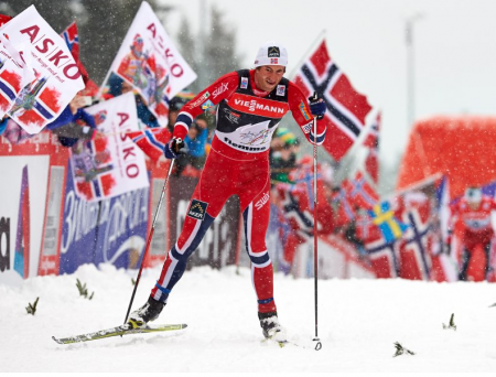 Petter Northug finishes.  Photo: Fischer/Nordic Focus