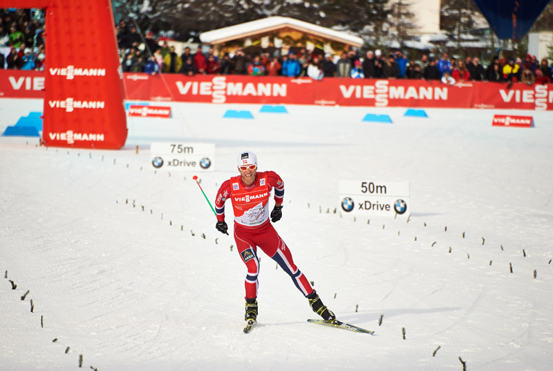 Martin Johnsrud Sundby (NOR) starts the 35 k pursuit.  Photo: Fischer / Nordic Focus.