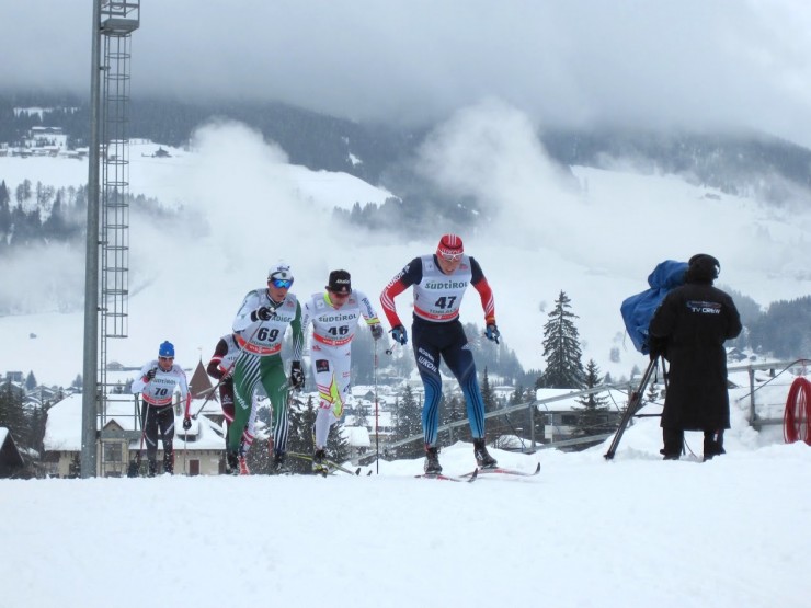 Russia's Alexander Legkov leads Canadian Alex Harvey at 10 k in the 15 k classic individual start on Saturday at the Toblach World Cup. (Photo: Peggy Hung)