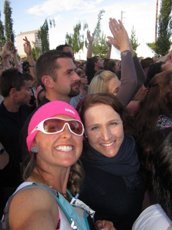 Aino-Kaisa Saarinen (right) and Holly Brooks at a Michael Franti concert in 2012. Photo: Brooks.