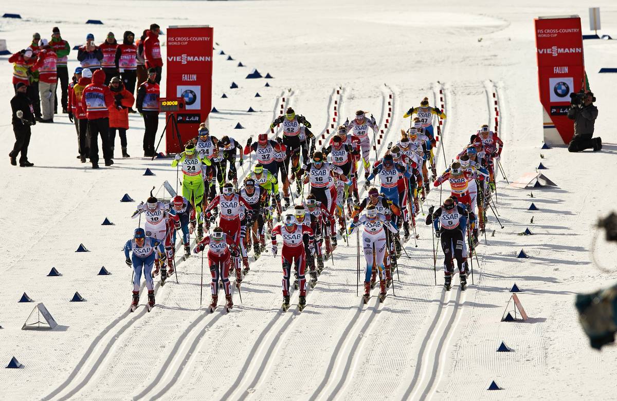 The start of the women's 15 k skiathlon on Saturday at World Cup Finals in Falun, Sweden. (Photo: Fischer/Nordic Focus)