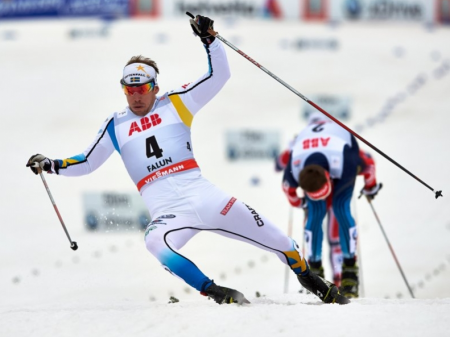 Emil Jönsson lunges at the finish.  Photo: Fischer/Nordic  Focus