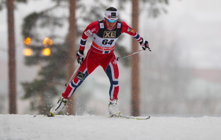 Marit Bjørgen racing to a World Cup win on Sunday in the 10 k freestyle individual start in Lahti, Finland. (Photo: Fischer/Nordic Focus)