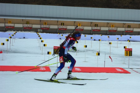 Susan Dunklee leaving the range after a clean prone stage.