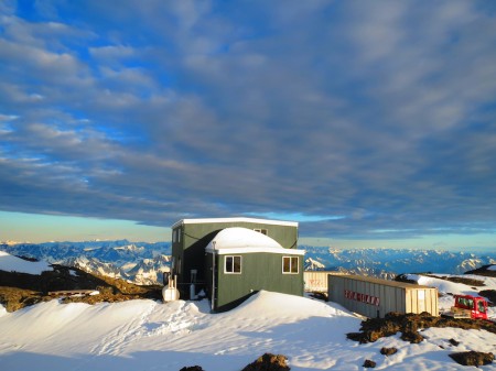 The facilities at Eagle Glacier overlook the Chugach and Kenai mountain ranges. Photo: Shannon Gramse/Flickr)
