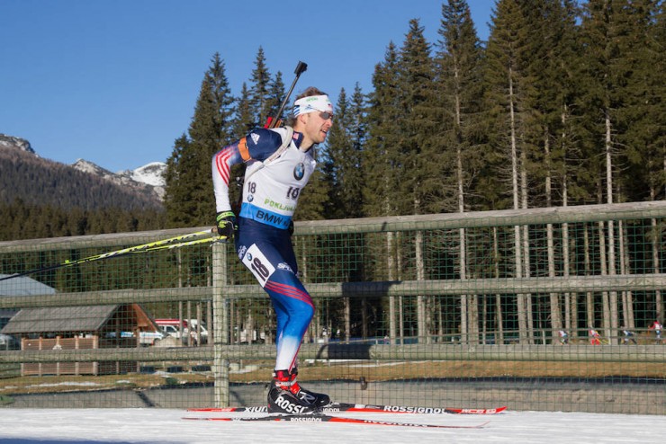 Lowell Bailey (US Biathlon) racing to 21st with two penalties in the 15 k mass start on the last day of IBU World Cup racing in Pokljuka, Slovenia. (Photo: USBA/NordicFocus)