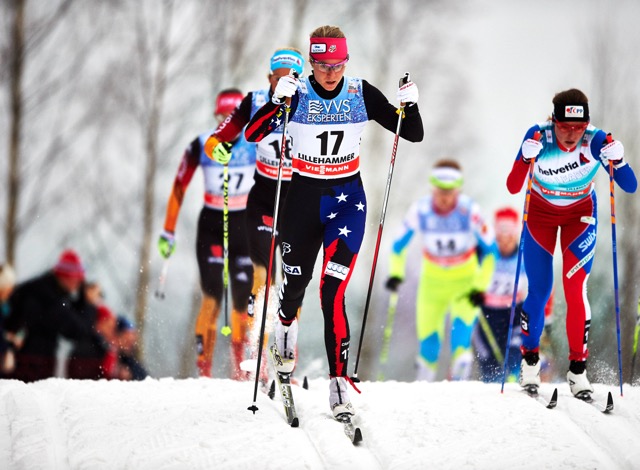 Sadie Bjornsen leads a group on her way to 18th in today's 10 k pursuit in Lillehammer. (Photo: Fischer/NordicFocus)