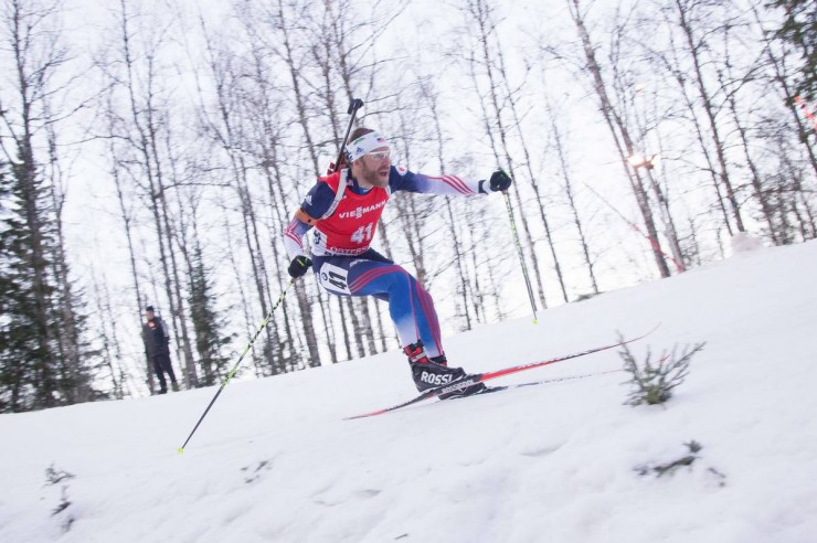 Lowell Bailey (USA) negotiating the sloppy and icy sprint course in Ostersund, Sweden. photo: USBA/NordicFocus.com.
