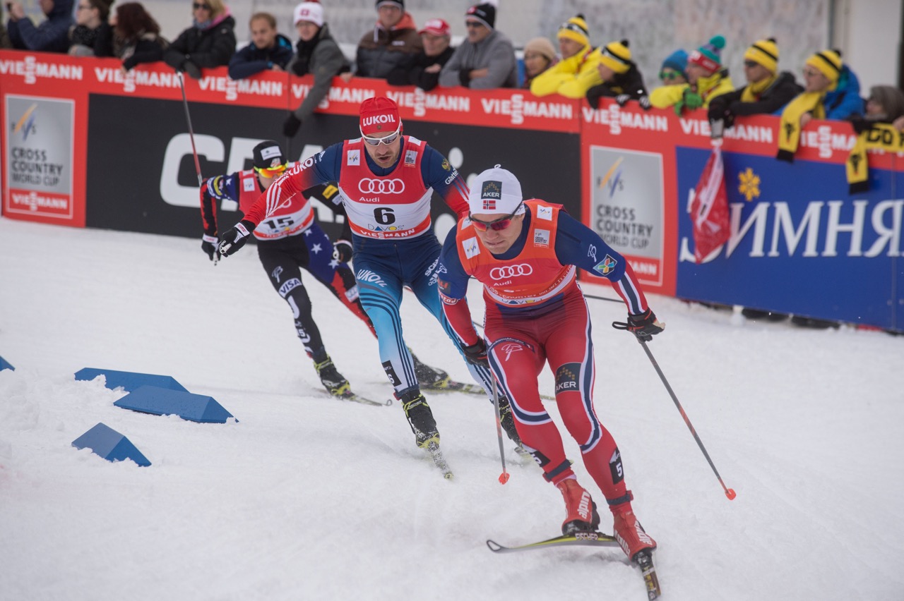 Andy Newell (l) of the USST trails eventual 3rd place finisher Erik Brandsdal of Norway (r) and Alexey Petukhov of Russia (c) who eventually finished fourth in the 1.3 k freestyle sprint in Davos, Switzerland. (Photo: Fischer/Nordic Focus)