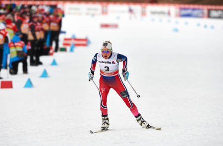 Therese Johaug (NOR) doing her best to chase down some time.  (photo: Fischer / Nordic Focus)