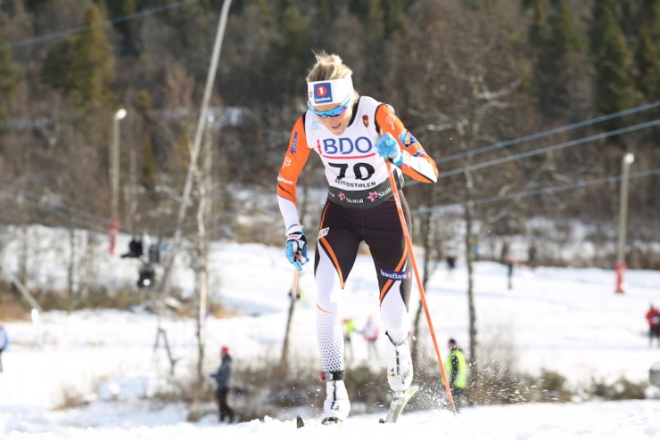 Therese Johaug (Norwegian National Team) on her way to winning the first race of the 2015/2016 season, a FIS 7.5 k classic race in Beitostølen, Norway. (Photo: Eirik Lund Røer/SKIsport)