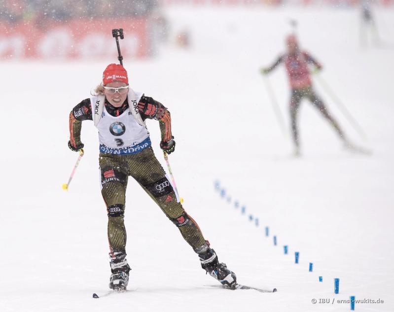Franziska Hildebrand of Germany pushing to the finish for second place, as teammate Laura Dahlmeier lurks in the background. (Photo: IBU/Ernst Wukits)