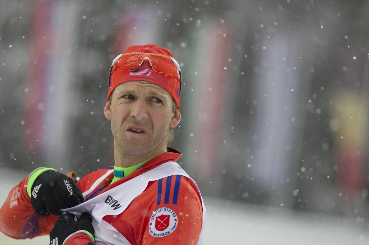 Lowell Bailey trying to make sense of the snowstorm in Ruhpolding. (Photo: U.S. Biathlon/NordicFocus)