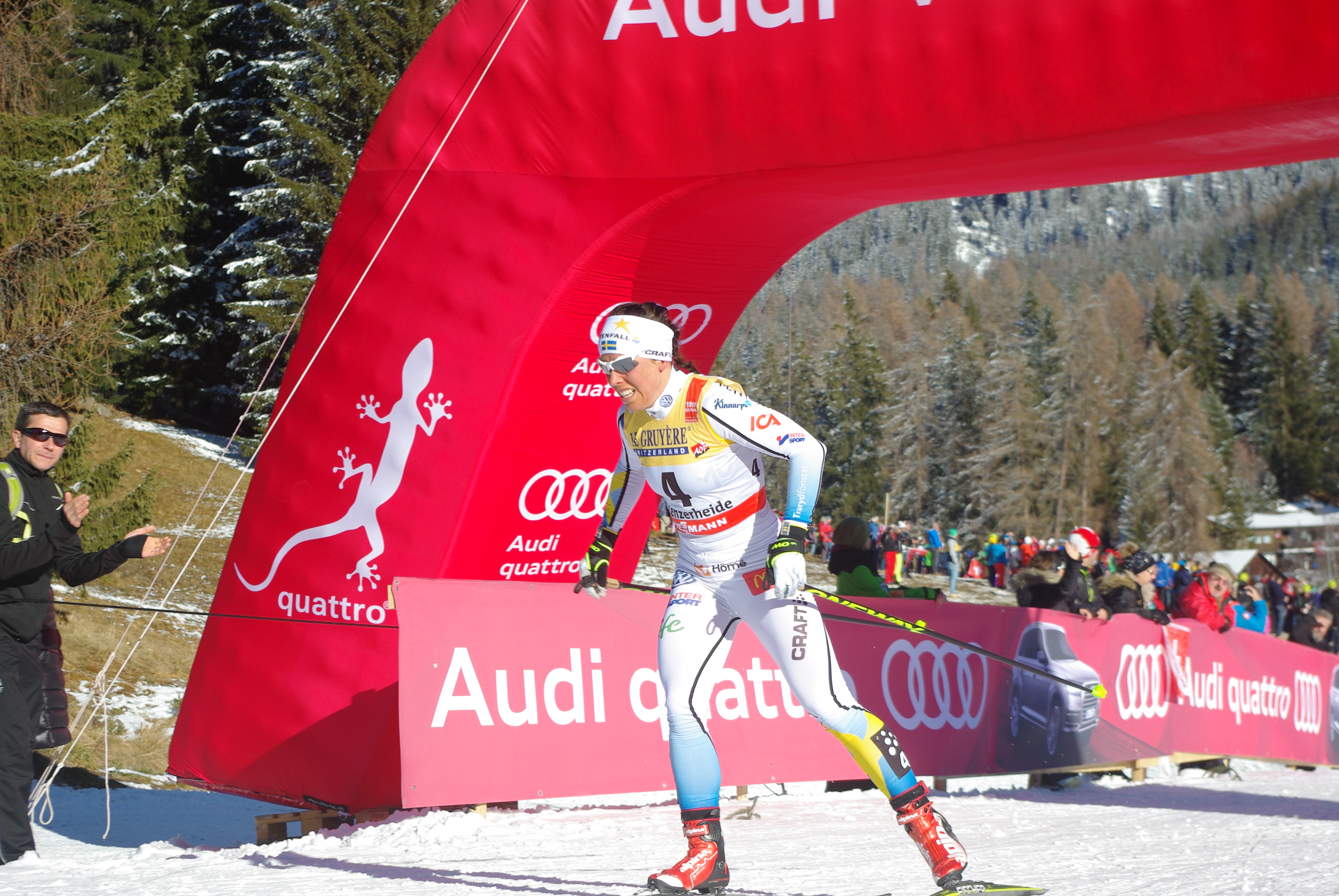 Charlotte Kalla of Sweden was also on her own as she retained fourth place.