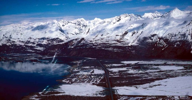 Valdez from a distance in winter. (Photo: public-domain-image.com)