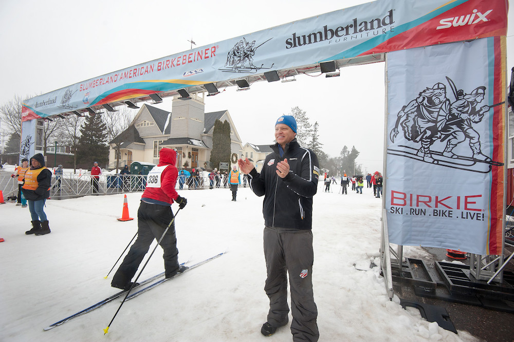 USSA President and CEO Tiger Shaw cheers on kids in the Barnebirkie race during the American Birkebeiner. (Photo: USSA/Tom Kelly)