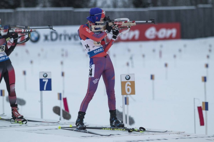 Clare Egan (US Biathlon) during her standing stage of the women's 4 x 6 k relay at the IBU World Cup in Presque Isle, Maine. Her team went on to place 10th for a season best. (Photo: USBA/NordicFocus)
