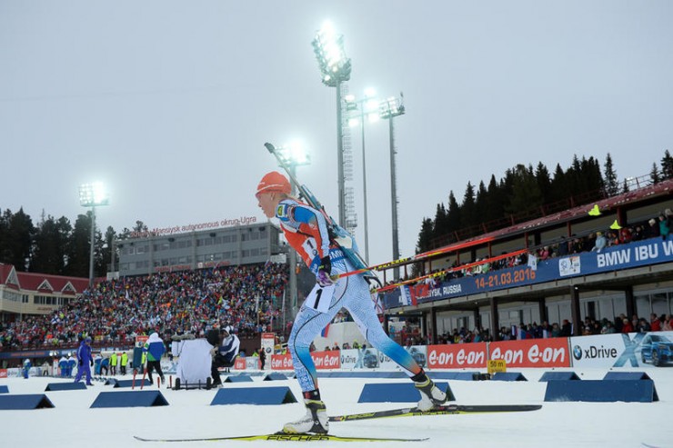 Finland’s Kaisa Mäkäräinen starting the women’s 10-kilometer pursuit at the IBU World Cup in Khanty-Mansiysk, Russia. (Photo: IBU)