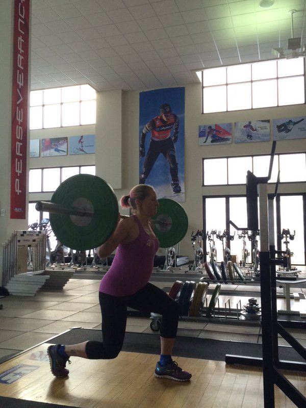 U.S. skier Kikkan Randall sets early season squats as preparation for the NYC Stroll-a-thon taking place this May. (Photo: Kikkan Randall/Twitter)