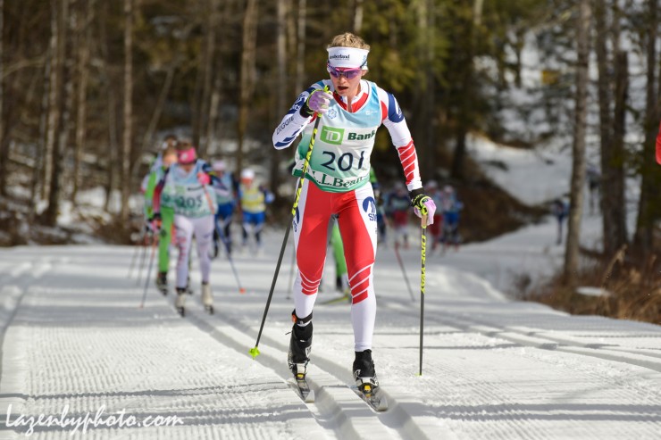 Jessie Diggins leading with a slight gap on the first of nine laps in the women's 30 k classic mass start on Saturday at U.S. Distance Nationals in Craftsbury, Vt. (Photo: John Lazenby/Lazenbyphoto.com)