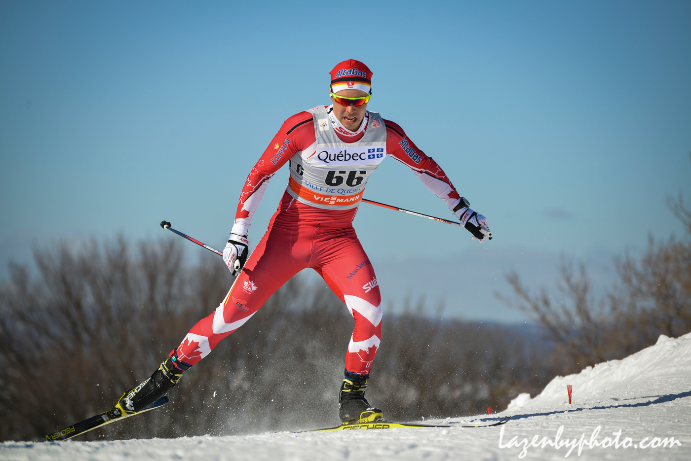 Jess Cockney racing to 29th in the freestyle sprint qualifier at Stage 3 of the Ski Tour Canada in Quebec City. (Photo: John Lazenby/Lazenbyphoto.com)