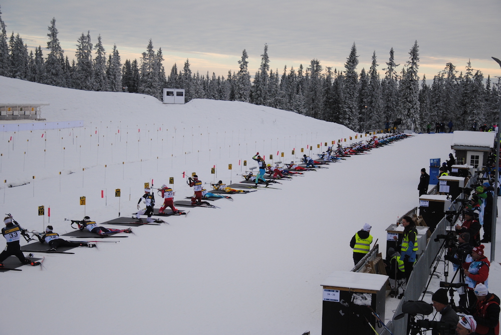 Sjusjøen's large shooting range - 40 points rather than the standard 30 sets of targets - allowed for a larger mass start field than in World Cup competition.