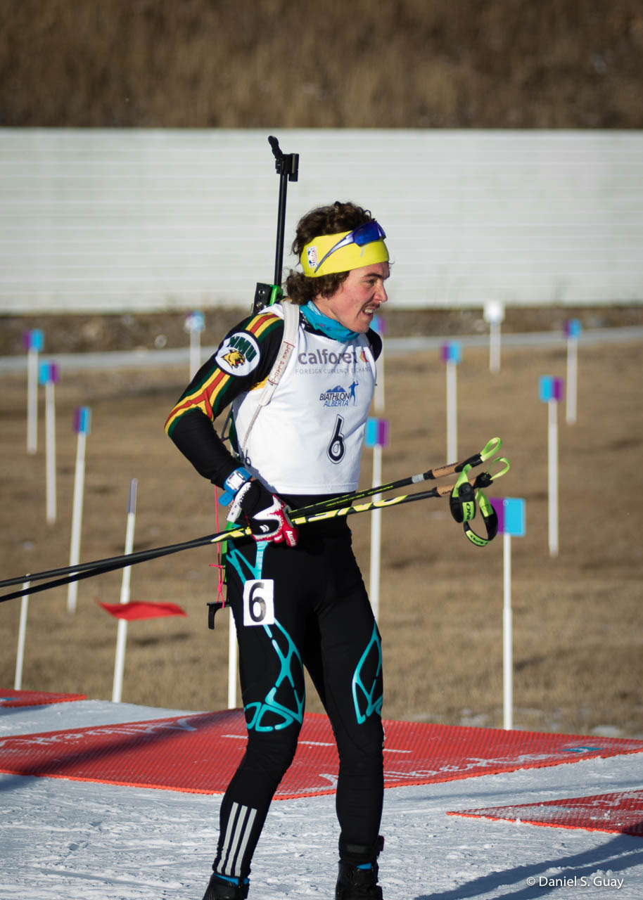 Jake Brown coming into the shooting range in Canmore, Alberta, during this weekend's NorAm sprint. (Photo: Daniel Guay)