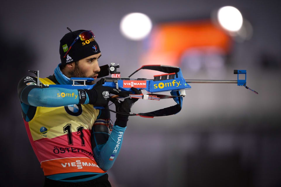 France’s Martin Fourcade shooting in standing, on his way to winning the men’s first IBU World Cup sprint of the season on Saturday in Östersund, Sweden. (Photo: IBU)