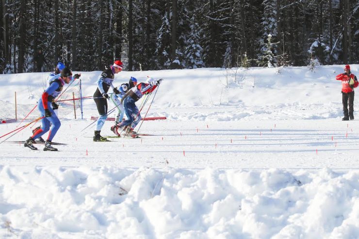 The start of the A final, day two of of the BlackJack mini tour in Rossland. Newell (301) leads Locke (304, tallest) with Kennedy nearest. (Photo: Dafné Theroux Izquierdo)