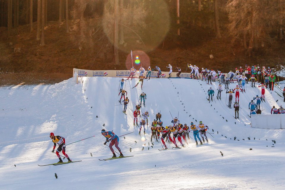 The men's 10 k classic mass start at Stage 2 of the Tour de Ski in Val Mustair, Switzerland. (Photo: Fischer/NordicFocus)