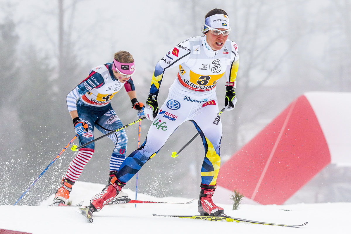 Charlotte Kalla of Sweden and Liz Stephen of the United States trying to make a break for it. (Photo: Fischer/Nordic Focus)