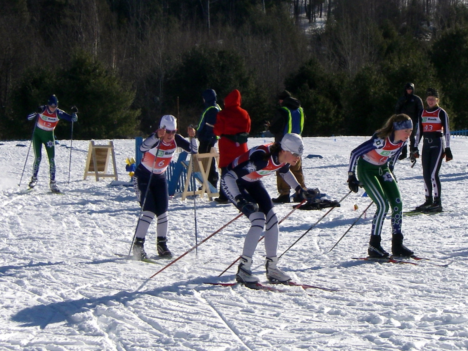 Nils Koons and Lucy Garrec take snowy classic titles, Dartmouth wins relays at EISA races