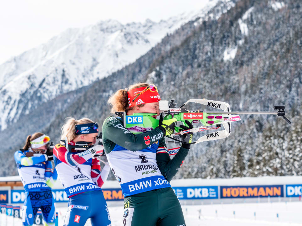 The Drama’s Behind Them: Dahlmeier and Bø Cruise to Antholz Pursuit Wins