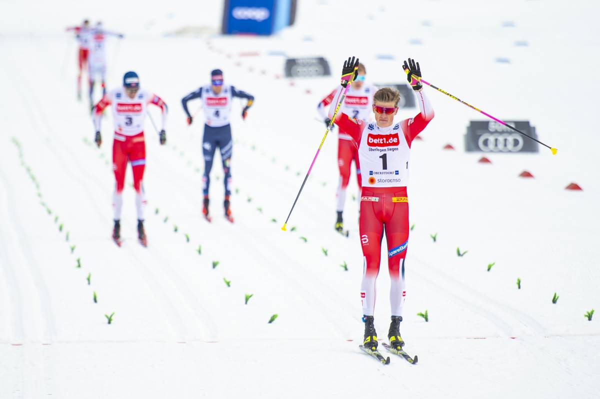 Klæbo Runs Away with Oberstdorf Classic Sprint Win