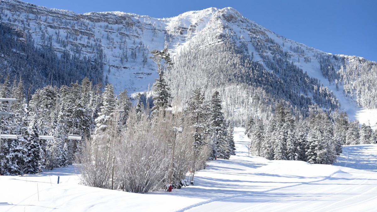 Skiing Opportunities Near Las Vegas – From Sin City to Ski City