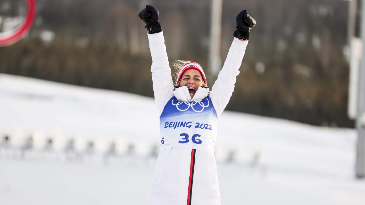 Johaug Wins Second Gold in a Close Race; Diggins Leads Americans in 8th