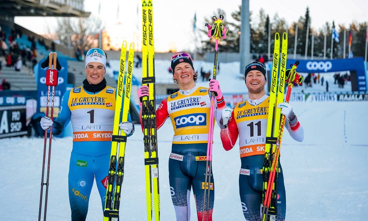 In Front of a Long-Awaited Crowd, Klæbo and Chanavat Take It to the Line in Lahti Freestyle Sprint